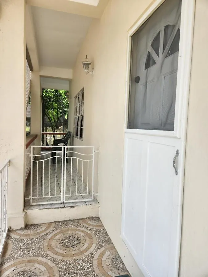 Sun Lover'S Apartments The Lime Grenada